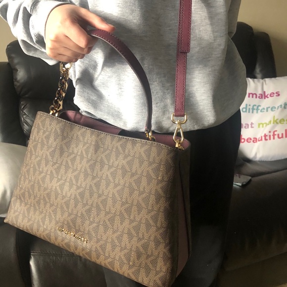 MIchael Kors handbag - Picture 16 of 16